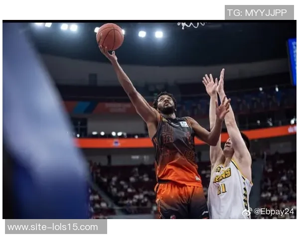 2018年山东高速与浙江广厦激战回顾：篮球场上的巅峰对决与精彩瞬间分析