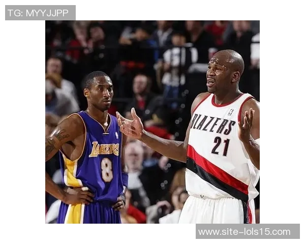 小牛队与开拓者传奇球星罗伊的巅峰对决回顾与分析