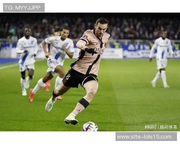 巴黎圣日耳曼与红牛球队出场阵容详细解析与对比分析 巴黎圣日耳曼与红牛球队出场阵容详细解析与对比分析